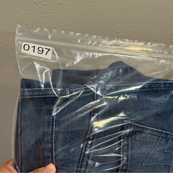 True Religion NWT 30 Medium Wash Ricky SN Relaxed Straight Cut Off Denim Shorts - Picture 8 of 10